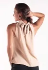 Blusa Dwz Lisa Amarracao Na Gola Na Parte De Tras