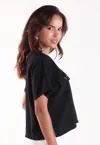 Blusa Dwz Manga Curta Com Bolsos Frontais Lisa