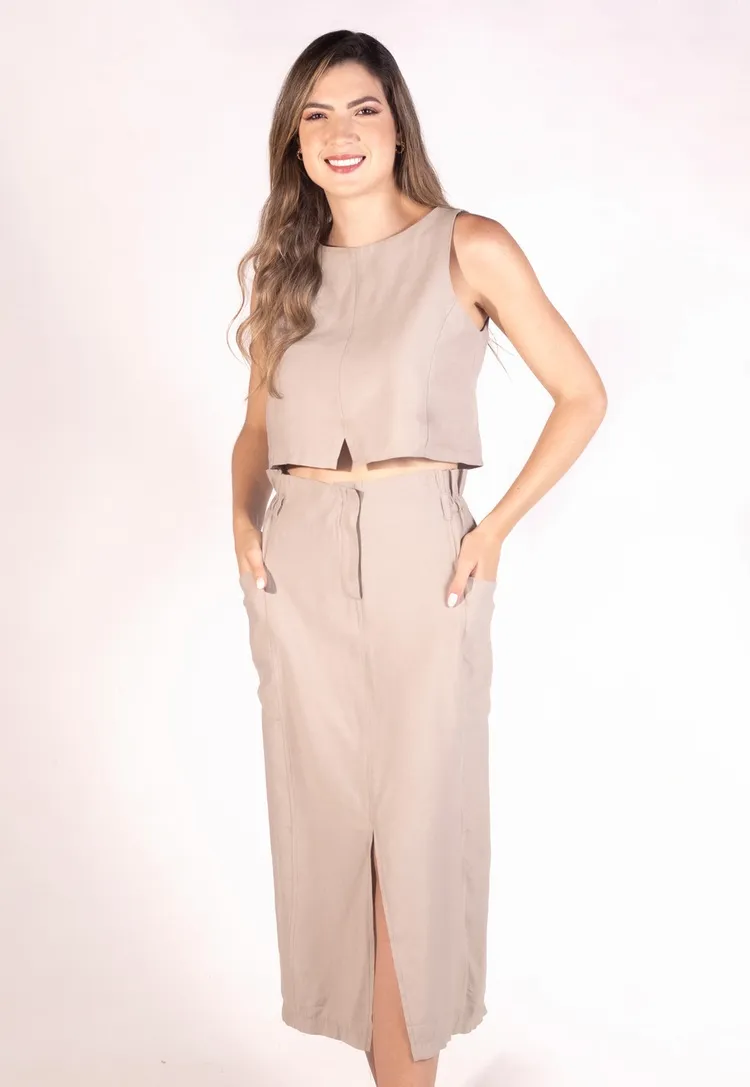 Conjunto Dwz Liso Cropped e Saia Mid e Cinto