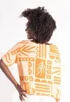 Blusa Dwz Manga Curta Estampada com Detalhe Vazado