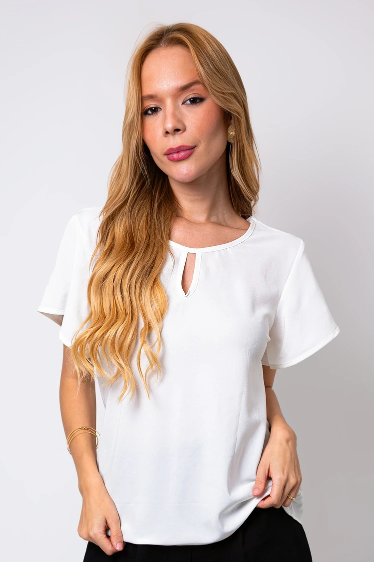 Blusa Dwz Manga Curta com Abertura Frontal