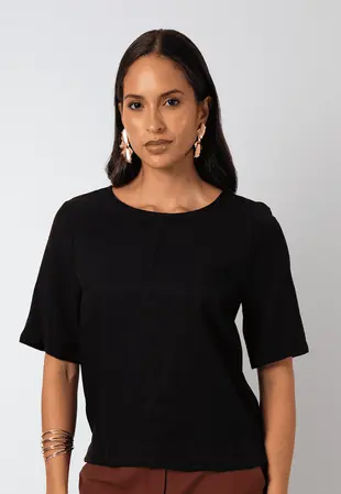 Blusa Dwz Lisa com Manga Curta e Abertura Frontal