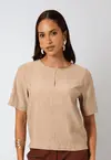 Blusa Dwz Lisa com Manga Curta e Abertura Frontal