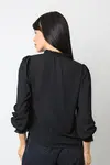 Blusa Dwz em Crepe Manga Longa com Lastex na Manga
